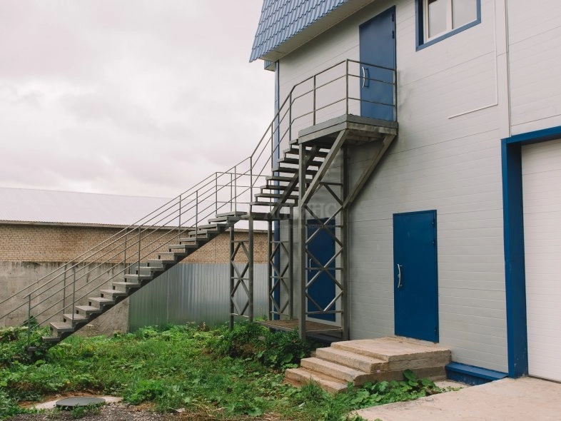 Грузовой автосервис из сэндвич-панелей - фото 11